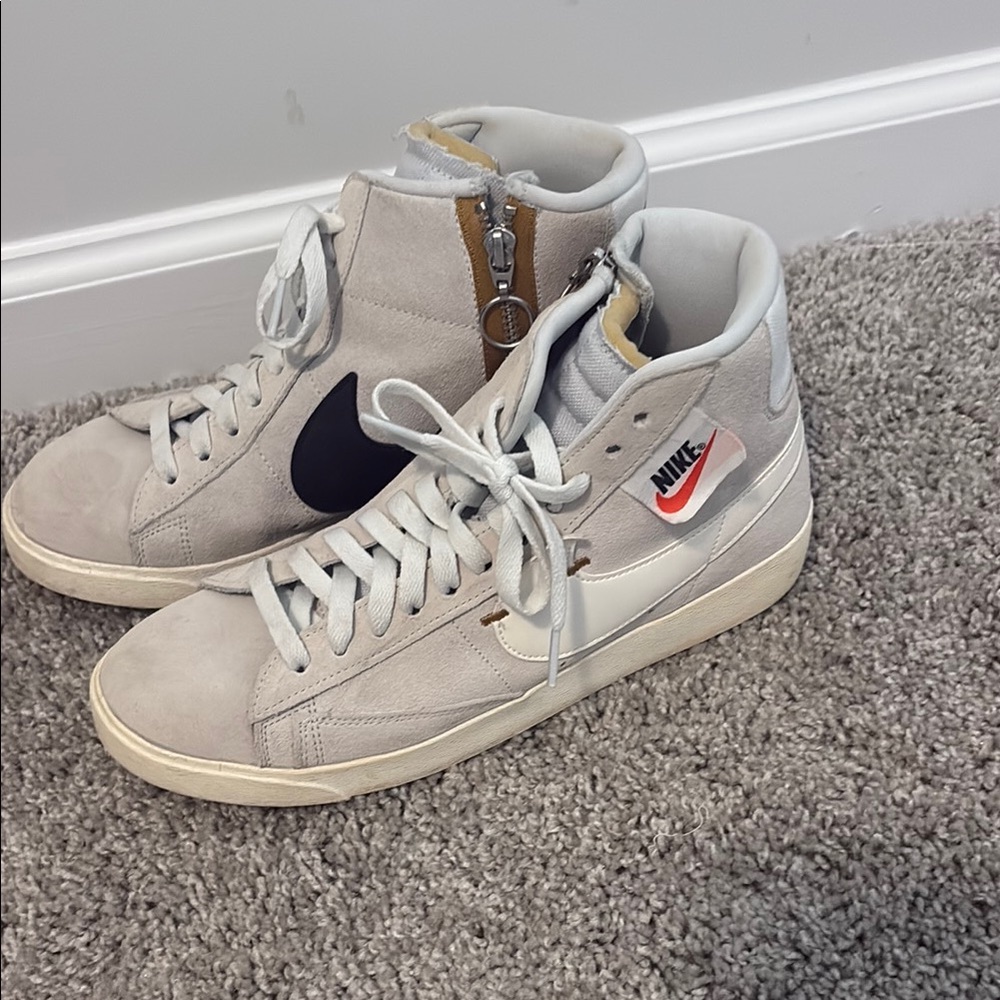 Nike Men’s Light Gray High-Top Sneakers with Black and Orange Accent